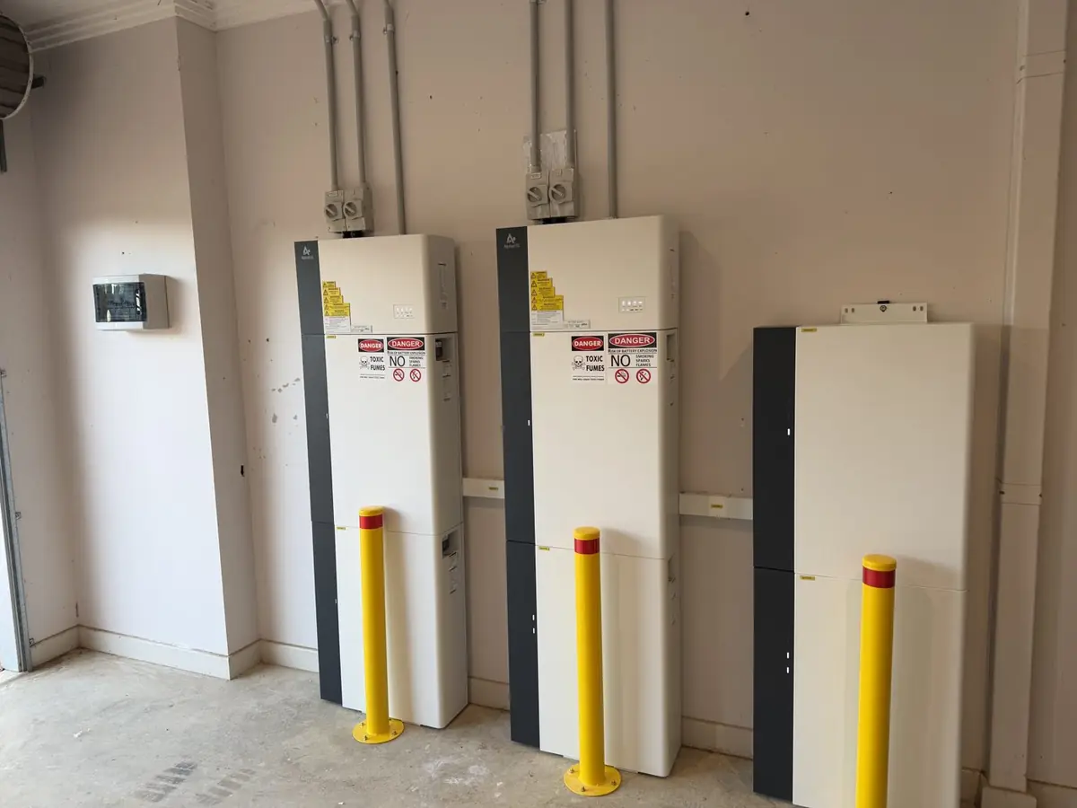 60kWh AlphaESS parallel battery bank with bollards, Southern Brook